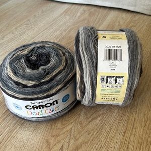 Caron Cloud Cakes in color Gutsy Grays